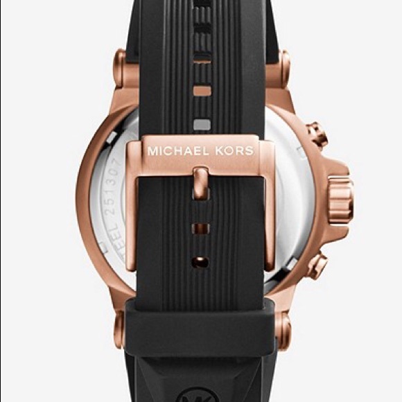 Michael Kors Rose Gold Dylan Watch - Picture 4 of 5